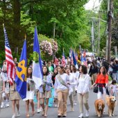 Kids being active (stock photo)