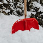 Snow shovel