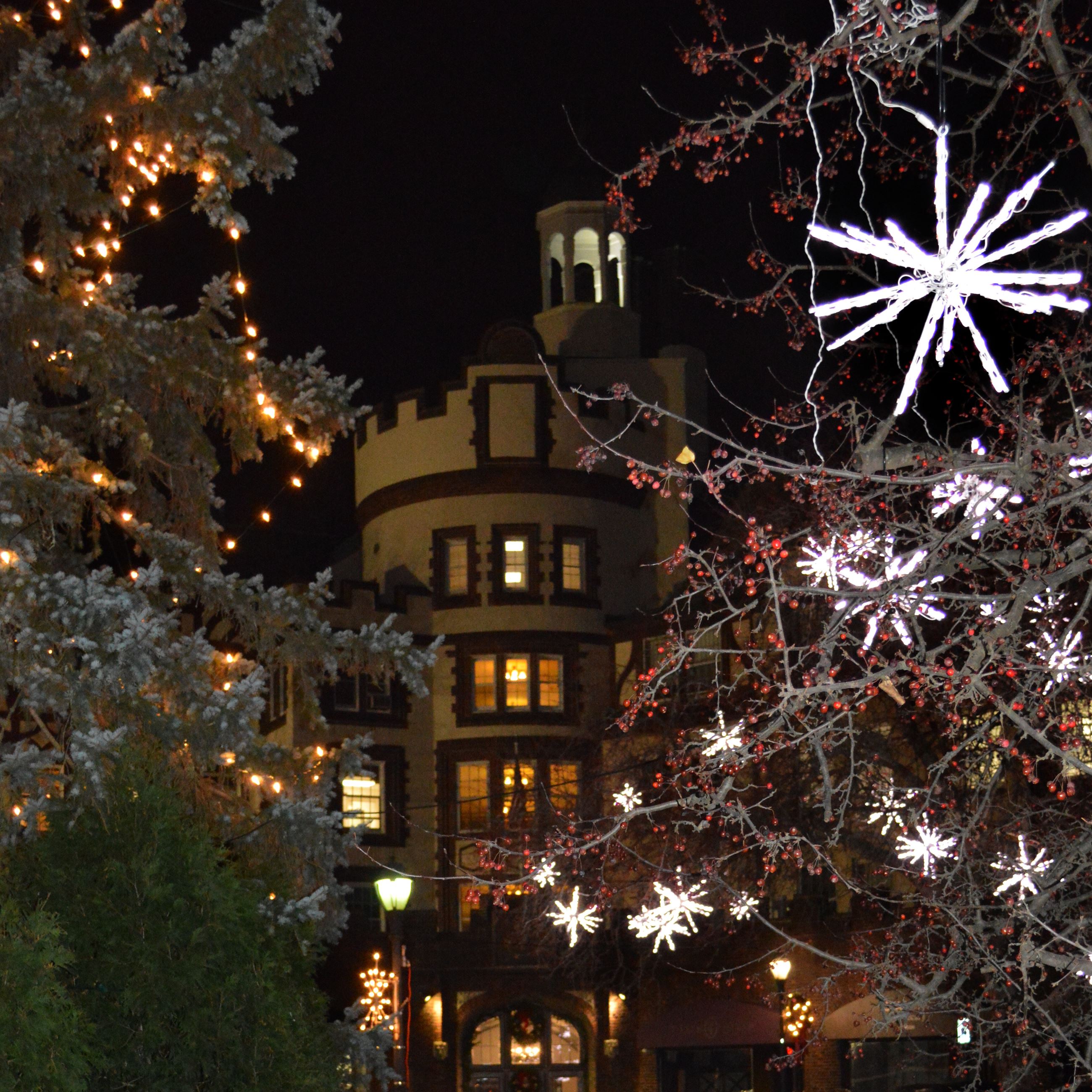 Boniface Circle Holiday Lights